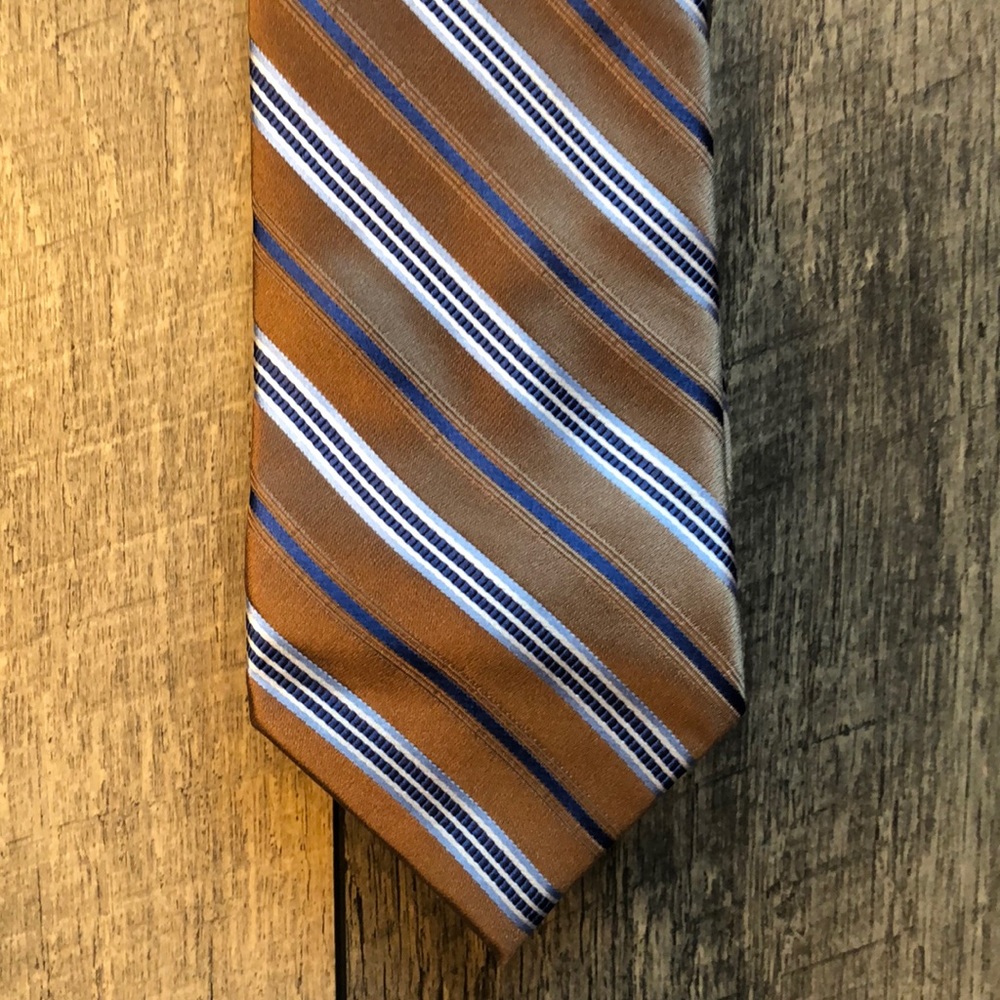 Tie - Picture 2 of 3
